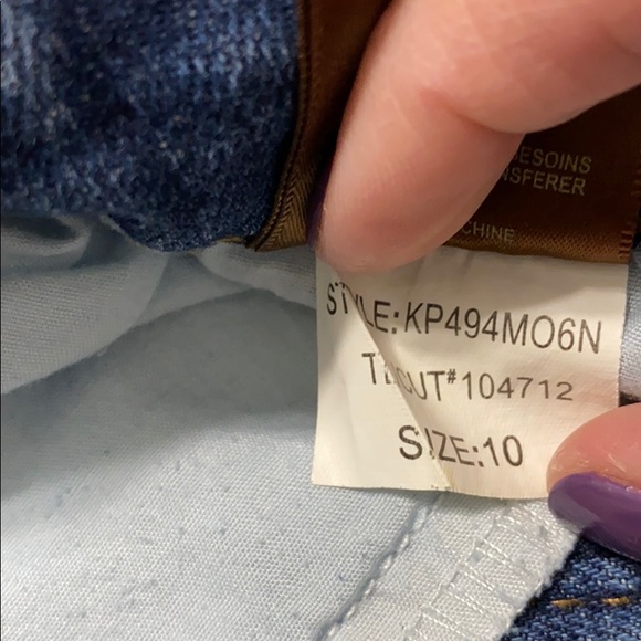 Like new distressed Kut from the Kluth size 10 - Picture 5 of 5